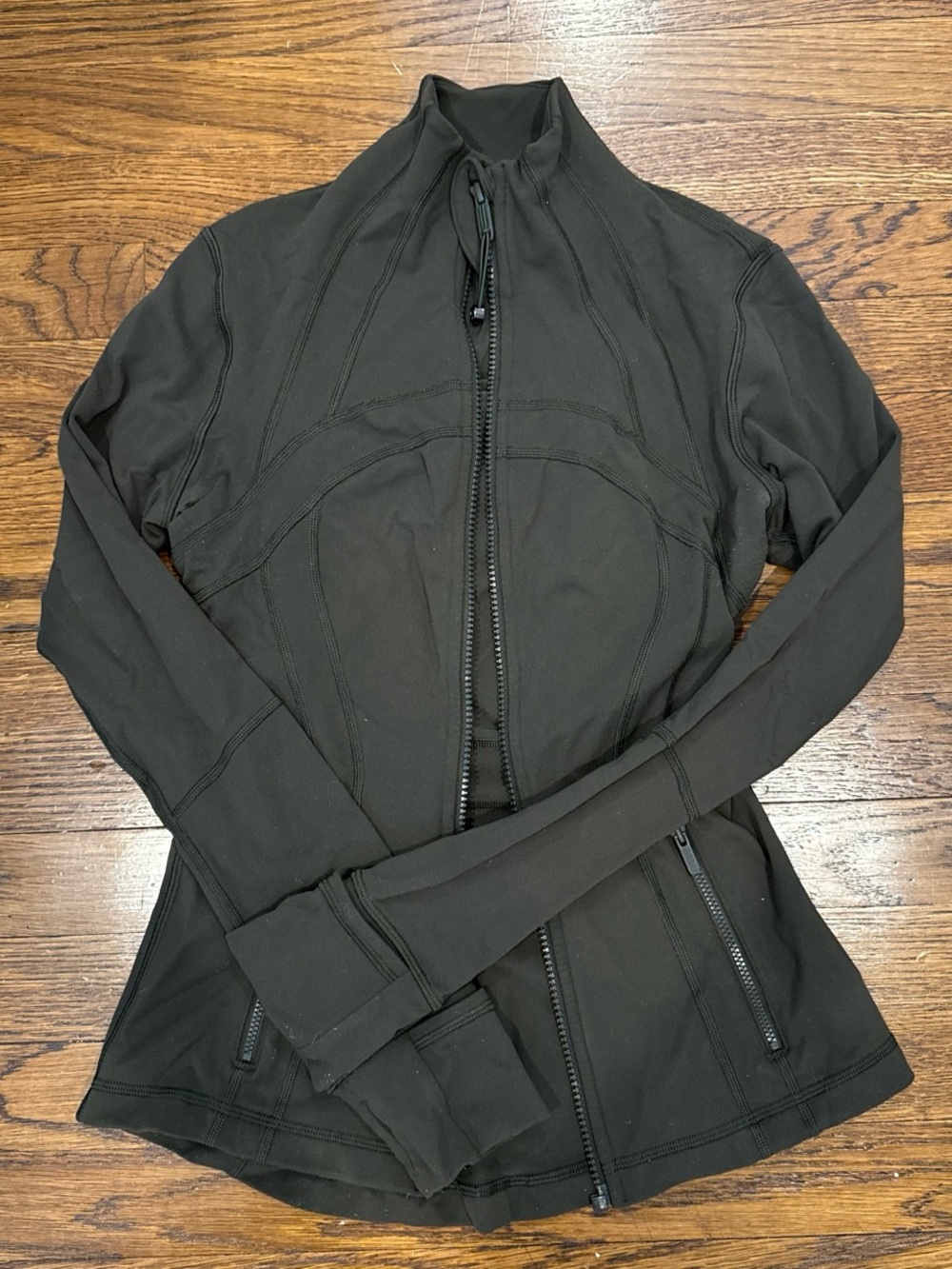 Lululemon - Picture 1 of 2